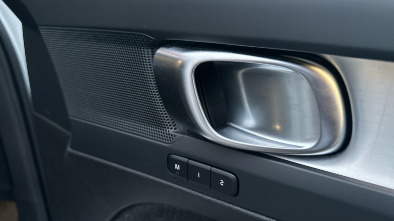 Volvo XC40 2.0 B3P Plus Black Edition 5dr Auto Petrol Estate